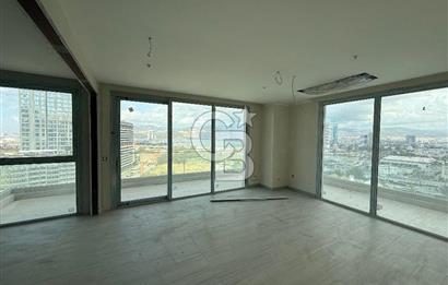 Megapol İzmir' de Yüksek Şerefiyeli, Deniz Manzaralı 3+1