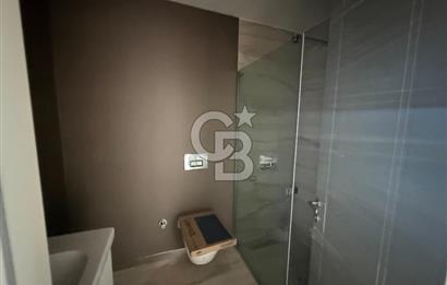 Megapol İzmir' de Yüksek Şerefiyeli, Deniz Manzaralı 3+1