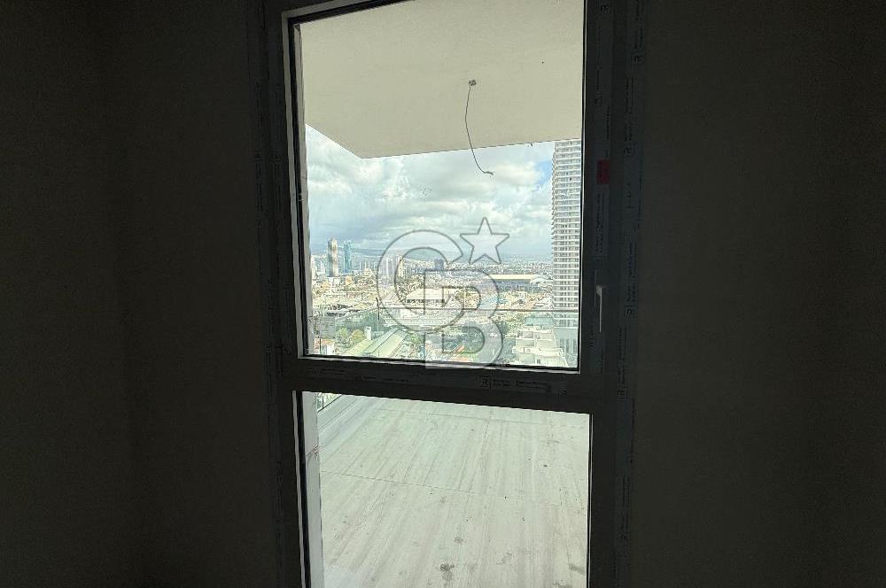 Megapol İzmir' de Yüksek Şerefiyeli, Deniz Manzaralı 3+1