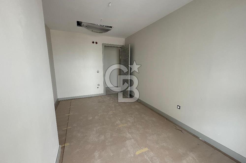 Megapol İzmir' de Yüksek Şerefiyeli, Deniz Manzaralı 3+1