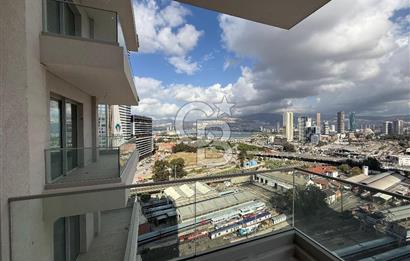 Megapol İzmir' de Yüksek Şerefiyeli, Deniz Manzaralı 3+1