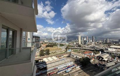 Megapol İzmir' de Yüksek Şerefiyeli, Deniz Manzaralı 3+1