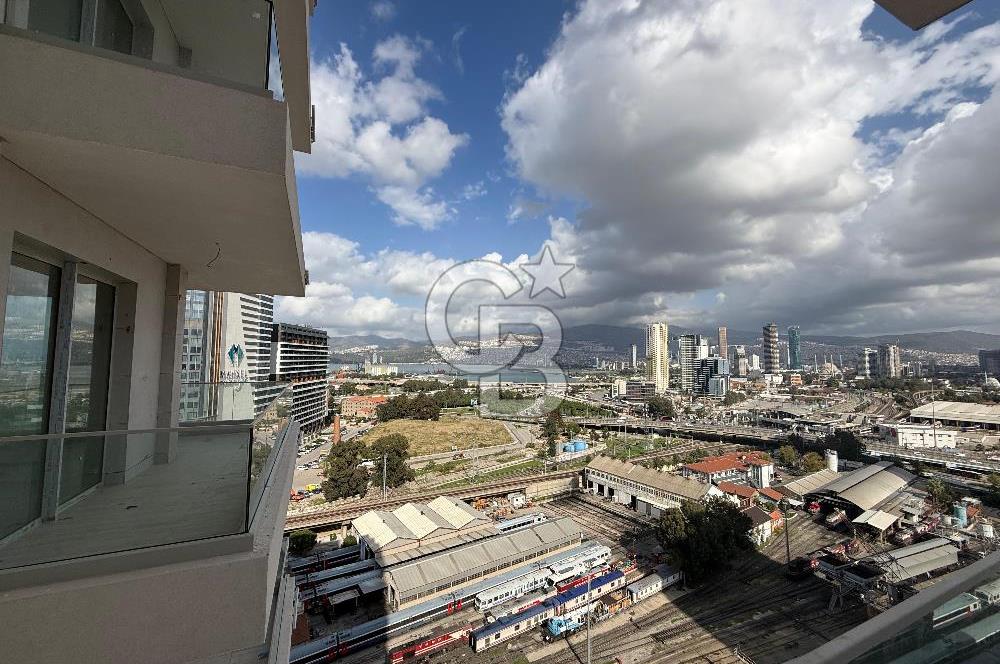 Megapol İzmir' de Yüksek Şerefiyeli, Deniz Manzaralı 3+1