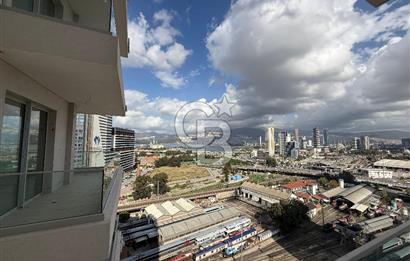 Megapol İzmir' de Yüksek Şerefiyeli, Deniz Manzaralı 3+1