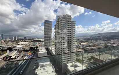 Megapol İzmir' de Yüksek Şerefiyeli, Deniz Manzaralı 3+1