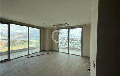 Megapol İzmir' de Yüksek Şerefiyeli, Deniz Manzaralı 3+1