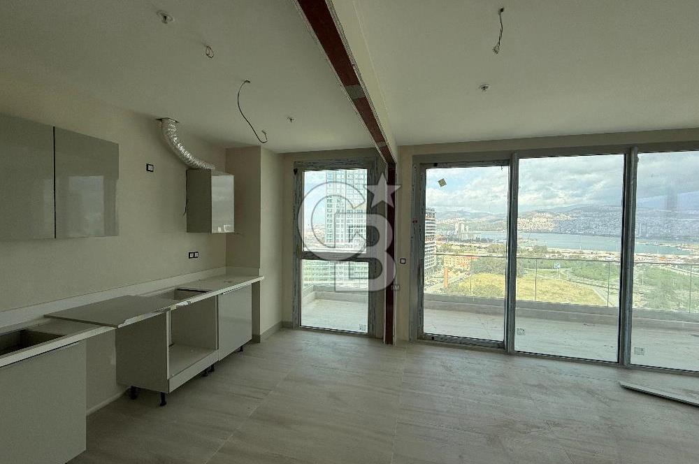 Megapol İzmir' de Yüksek Şerefiyeli, Deniz Manzaralı 3+1