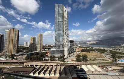 Megapol İzmir' de Yüksek Şerefiyeli, Deniz Manzaralı 3+1