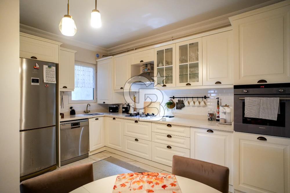 Üsküdar Çengelköy Karmen Sitesi satılık 3+1 Daire