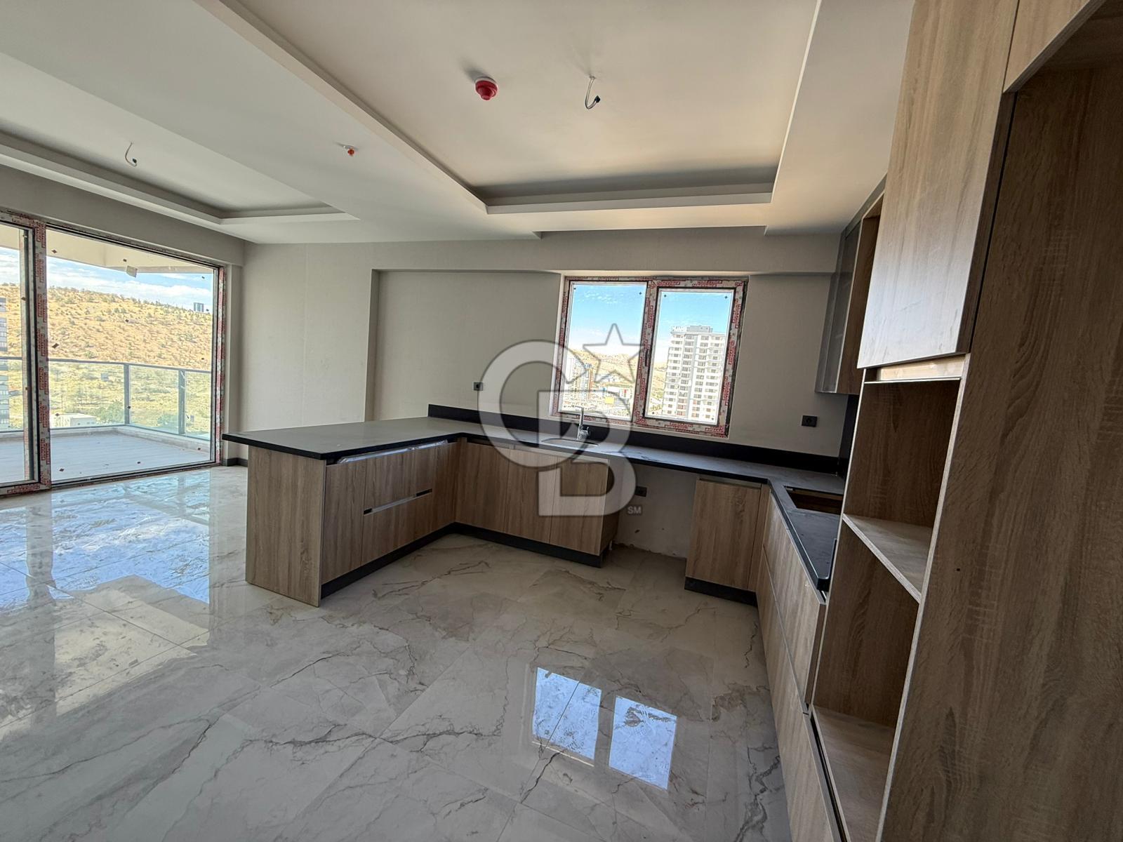 OVACIK MERKEZDE BULVAR ÜZERİ OTURUMA HAZIR 5+1 LÜX DAİRE