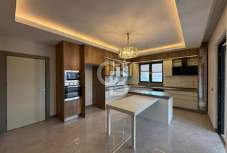 OVACIK MERKEZDE BULVAR ÜZERİ LÜX YAPILI NET 210 M2 4+1 DAİRE