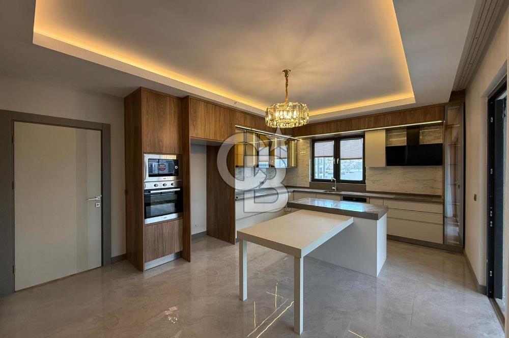 OVACIK MERKEZDE BULVAR ÜZERİ LÜX YAPILI NET 210 M2 4+1 DAİRE