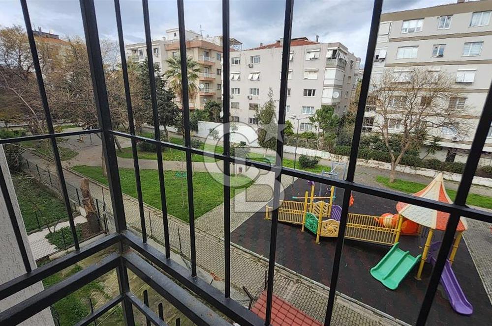 Karşıyaka Bahçelievlerde Çok Geniş Ferah Kiralık 4+1 Daire