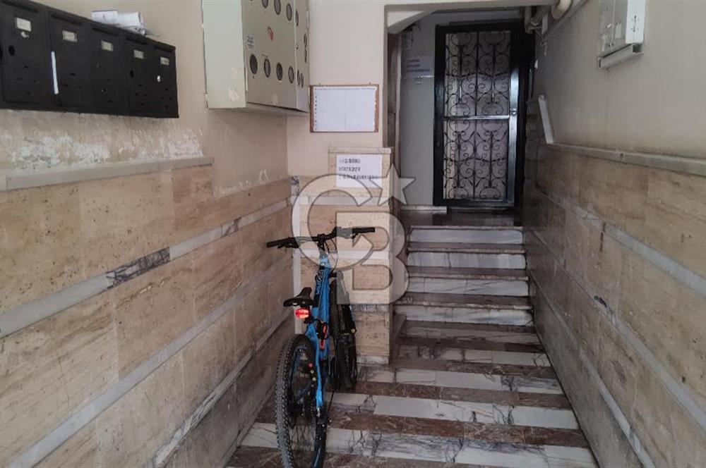 Karşıyaka Bahçelievlerde Çok Geniş Ferah Kiralık 4+1 Daire