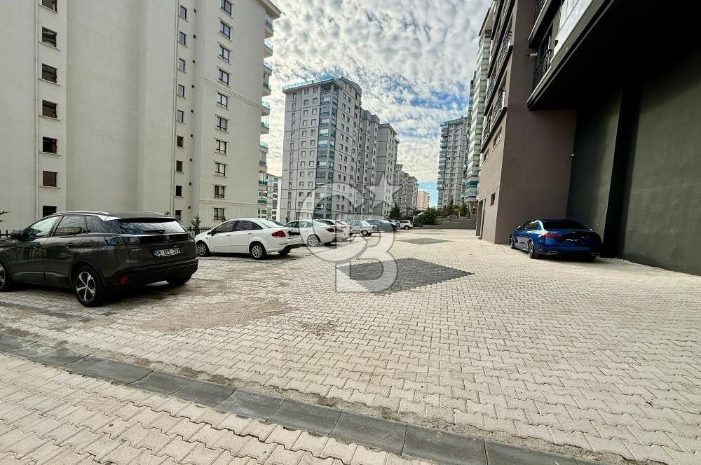 PAMUKLARDA CADDE YANI ÖNÜ AÇIK MANZARALI SIFIR 3+1 LÜX DAİRE