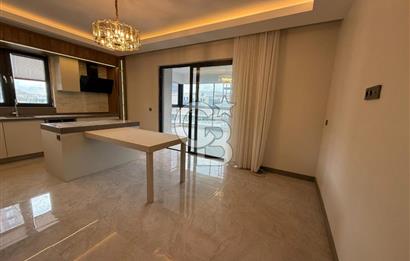 OVACIK MERKEZDE BULVAR ÜZERİ LÜX YAPILI NET 210 M2 4+1 DAİRE
