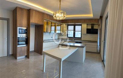 OVACIK MERKEZDE BULVAR ÜZERİ LÜX YAPILI NET 210 M2 4+1 DAİRE