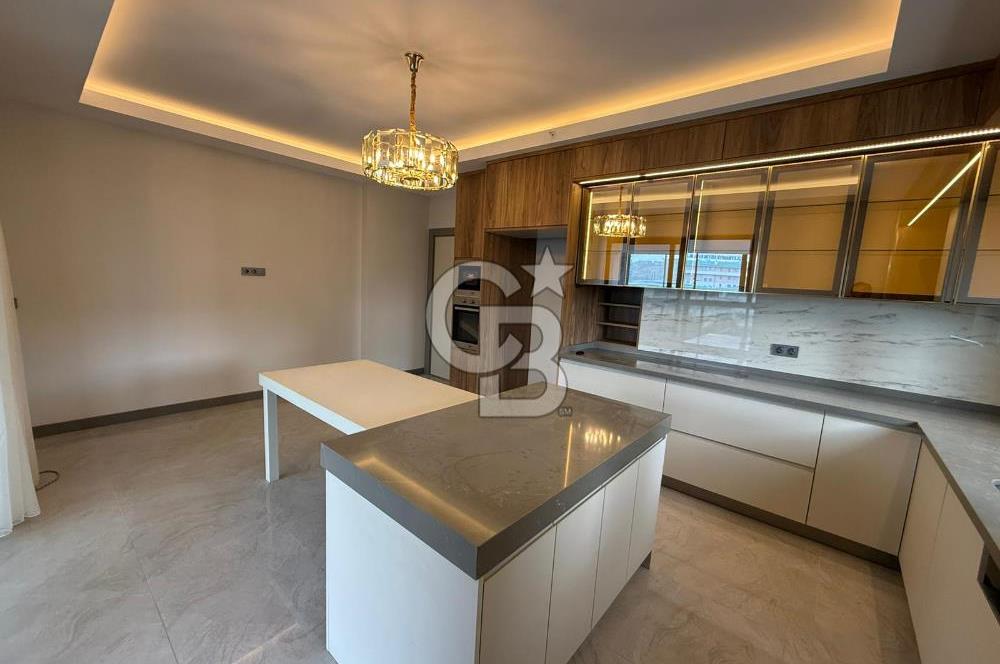 OVACIK MERKEZDE BULVAR ÜZERİ LÜX YAPILI NET 210 M2 4+1 DAİRE