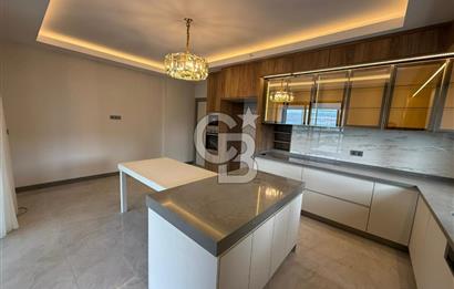OVACIK MERKEZDE BULVAR ÜZERİ LÜX YAPILI NET 210 M2 4+1 DAİRE