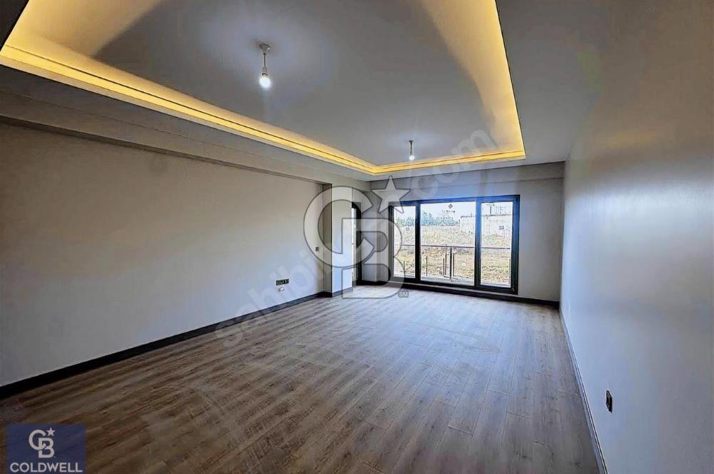 Havuzlu Sitede Geniş 3+1 Satılık Daire Mahall 2