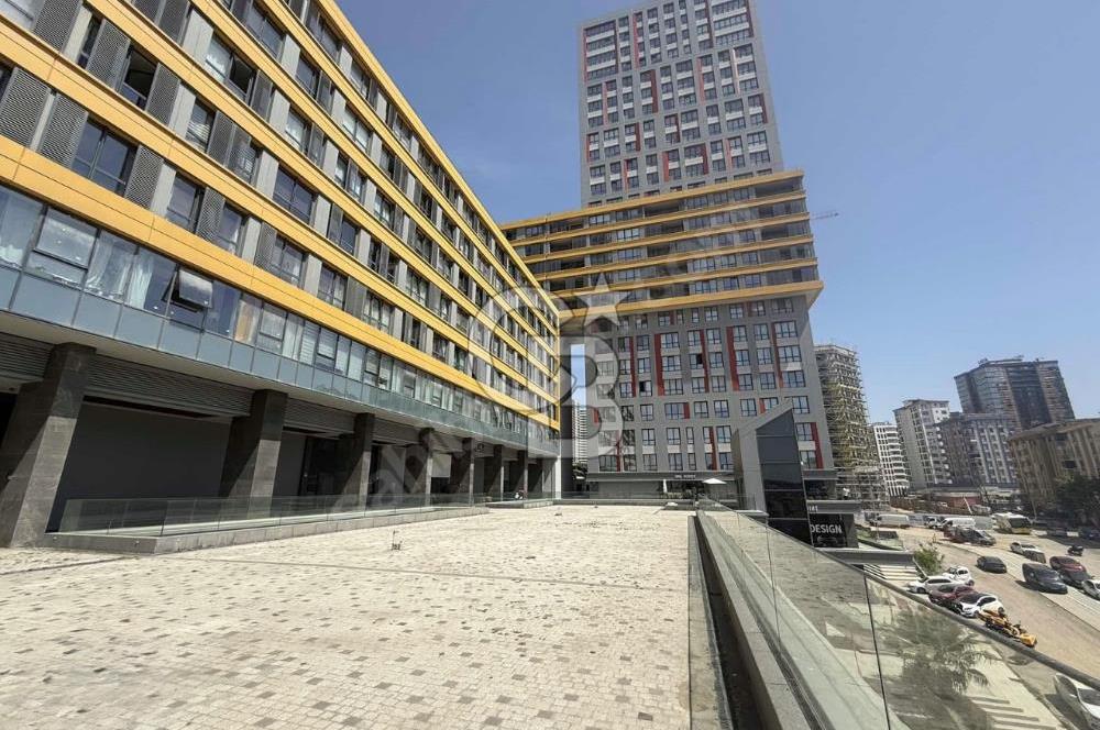 Evin Park Kadıköy Projesinde Prestijli Konumda Kiralık Dükkan
