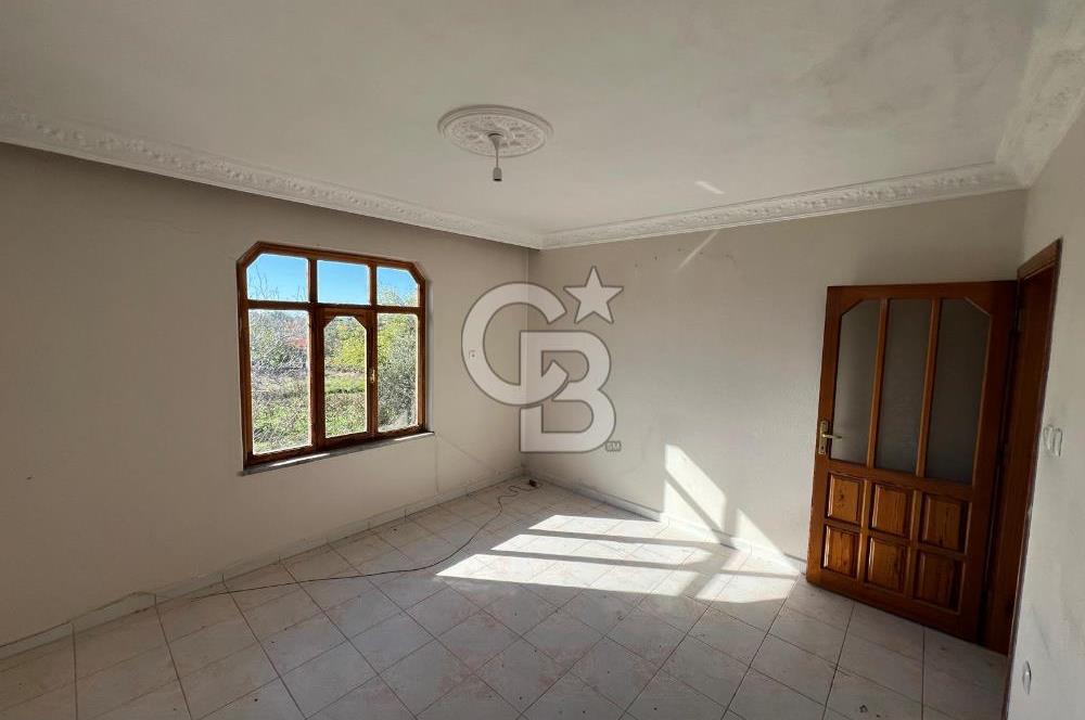 ÇANAKKALE TEVFİKİYE KÖYÜ MÜKEMMEL KONUMDA SATILIK EV VE ARSASI