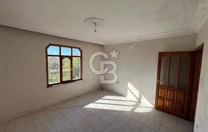 ÇANAKKALE TEVFİKİYE KÖYÜ MÜKEMMEL KONUMDA SATILIK EV VE ARSASI