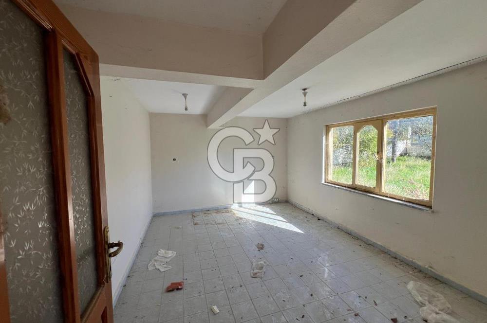 ÇANAKKALE TEVFİKİYE KÖYÜ MÜKEMMEL KONUMDA SATILIK EV VE ARSASI