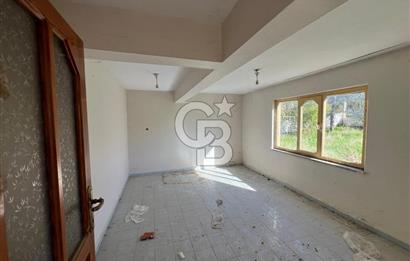 ÇANAKKALE TEVFİKİYE KÖYÜ MÜKEMMEL KONUMDA SATILIK EV VE ARSASI