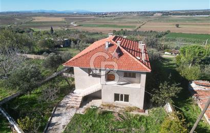 ÇANAKKALE TEVFİKİYE KÖYÜ MÜKEMMEL KONUMDA SATILIK EV VE ARSASI