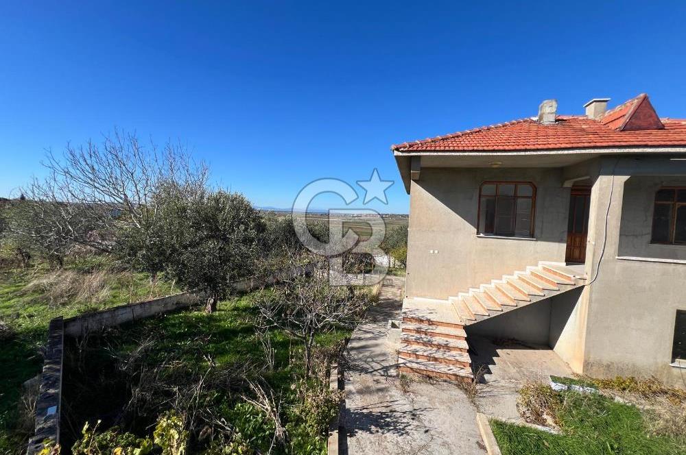 ÇANAKKALE TEVFİKİYE KÖYÜ MÜKEMMEL KONUMDA SATILIK EV VE ARSASI