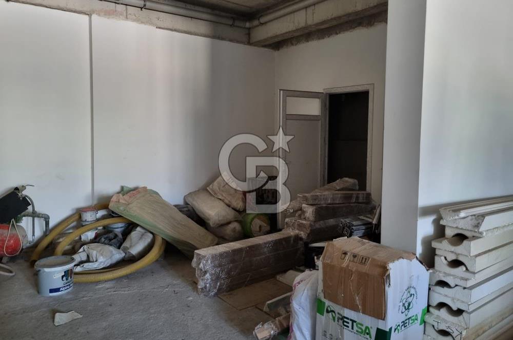 Bayraklı Emek Kubilay Caddesi Üzerin de 140m2 Satılık Dükkan