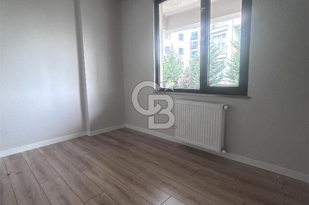 Kurtköy Palmiye Sitesinde Yenilenmiş Kiralık 3+1 Daire