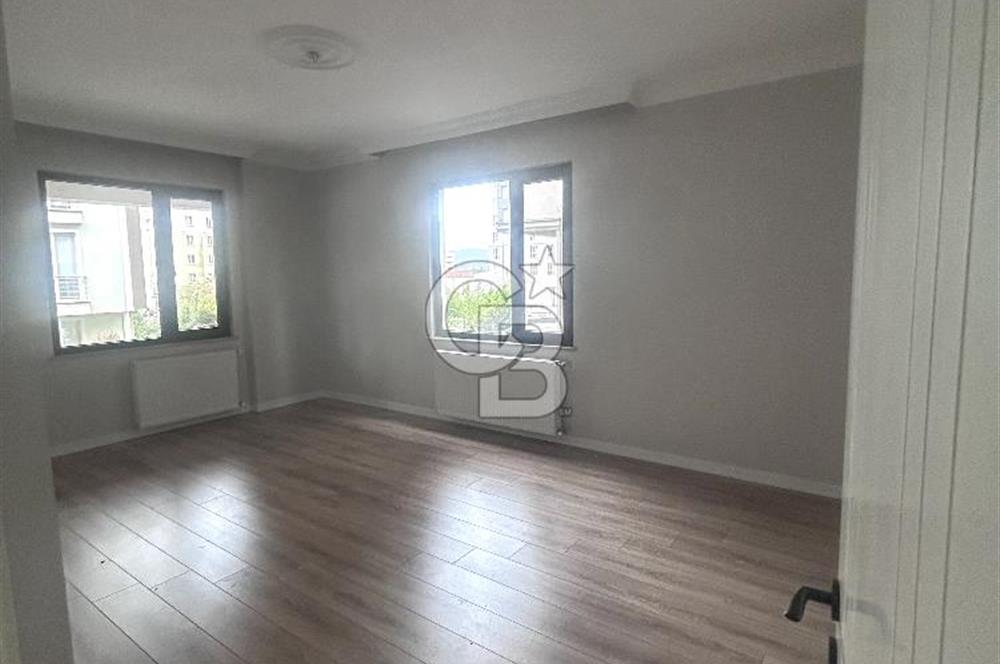 Kurtköy Palmiye Sitesinde Yenilenmiş Kiralık 3+1 Daire