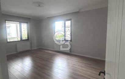 Kurtköy Palmiye Sitesinde Yenilenmiş Kiralık 3+1 Daire