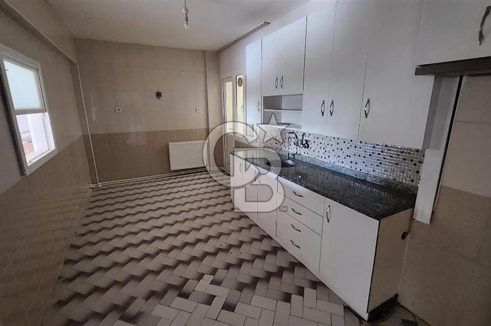 Karşıyaka Bahçelievlerde Çok Geniş Ferah Kiralık 4+1 Daire