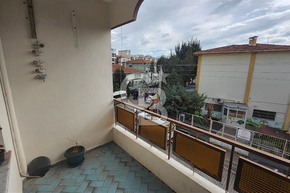 Karşıyaka Bahçelievlerde Çok Geniş Ferah Kiralık 4+1 Daire