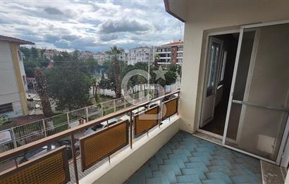 Karşıyaka Bahçelievlerde Çok Geniş Ferah Kiralık 4+1 Daire