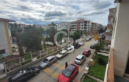 Karşıyaka Bahçelievlerde Çok Geniş Ferah Kiralık 4+1 Daire