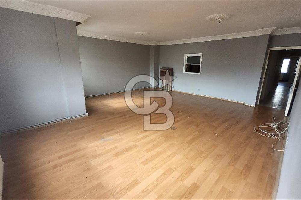Karşıyaka Bahçelievlerde Çok Geniş Ferah Kiralık 4+1 Daire