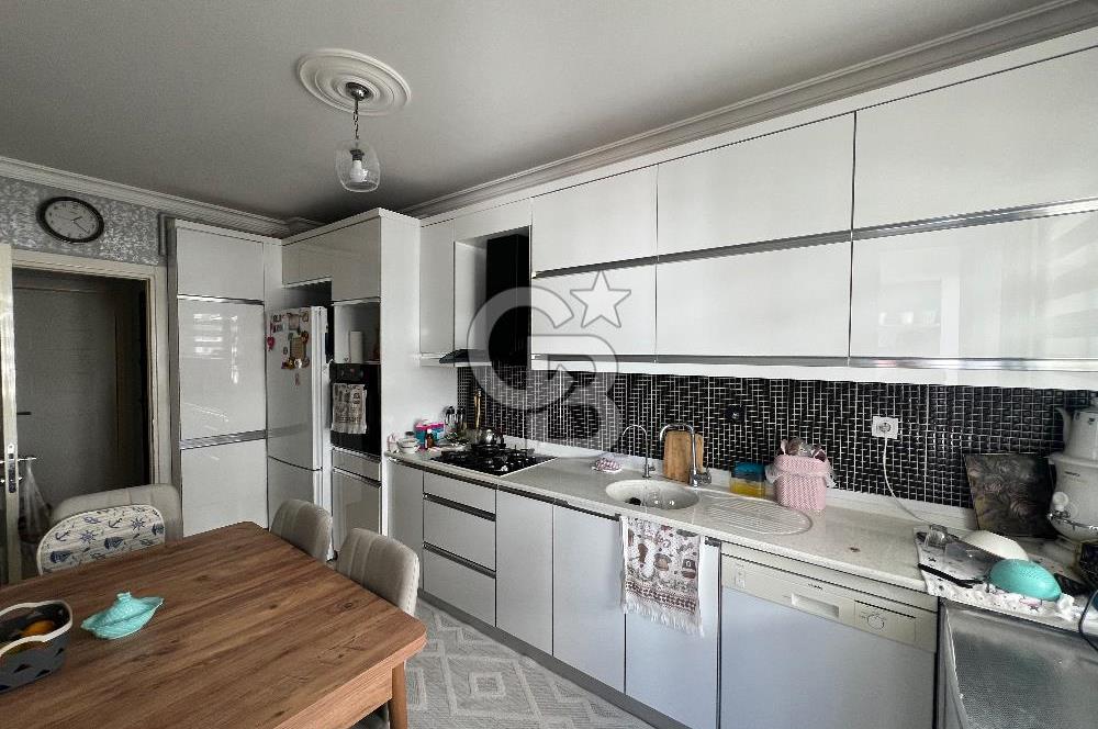 Karşıyaka Örnekköy’de 145m2 Kapalı Mutfak Satılık 3+1 Daire