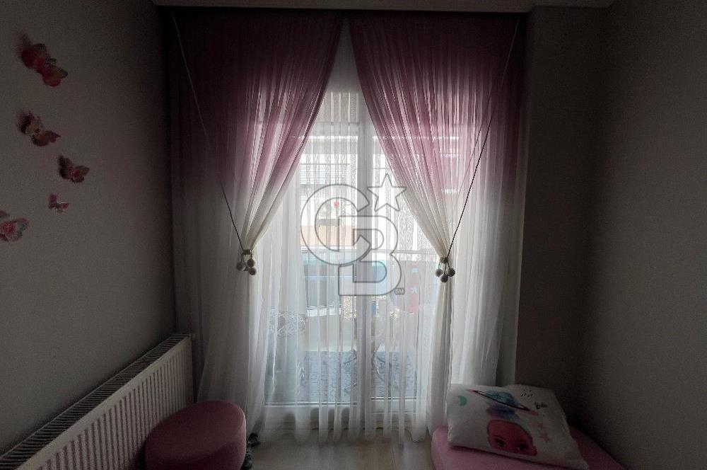 Karşıyaka Örnekköy’de 145m2 Kapalı Mutfak Satılık 3+1 Daire