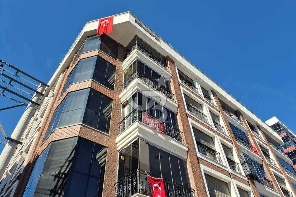 KARŞIYAKA ŞEMİKLER MERKEZ LÜKS BİNADA SATILIK DÜKKAN