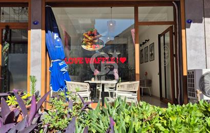 KARŞIYAKA ŞEMİKLER MERKEZ LÜKS BİNADA SATILIK DÜKKAN