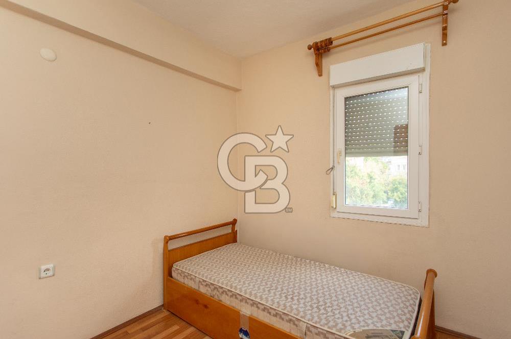 Eski Foça Atatürk Mah. Satılık Tadilatlı 2+1 Daire