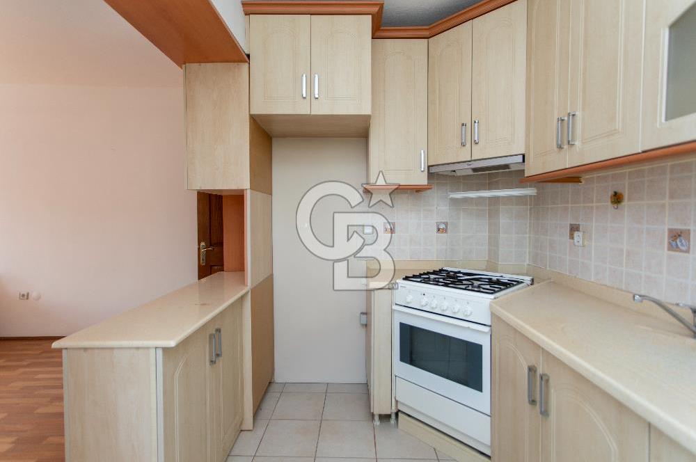 Eski Foça Atatürk Mah. Satılık Tadilatlı 2+1 Daire