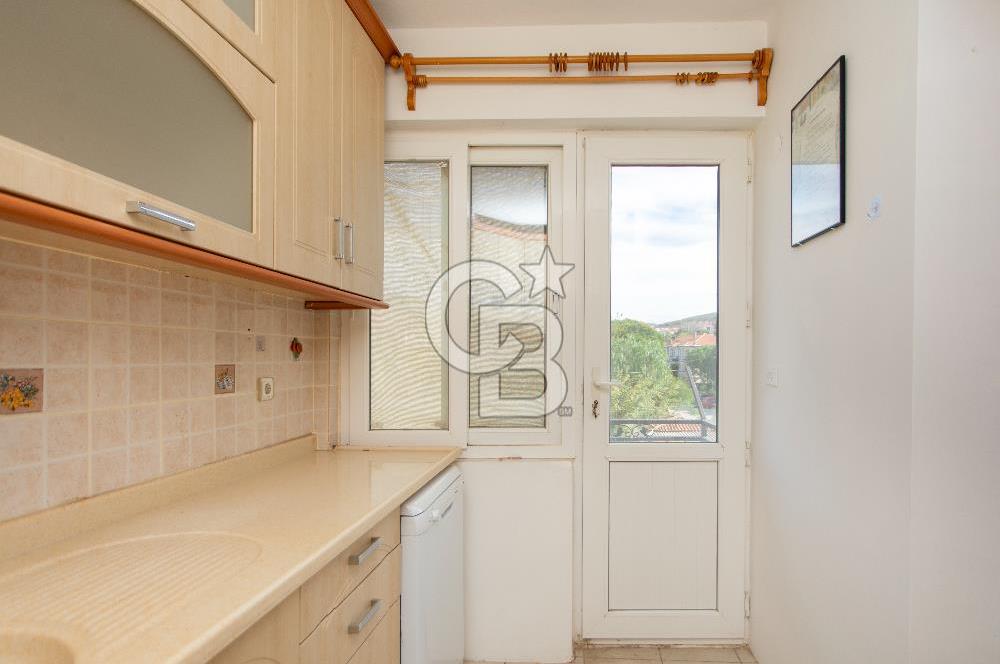 Eski Foça Atatürk Mah. Satılık Tadilatlı 2+1 Daire