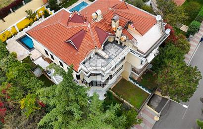 DRAGOS'TA ÇOK ÖZEL KONUMDA SAHİLE 200 METRE MESAFEDE 4 KATLI VİLLA