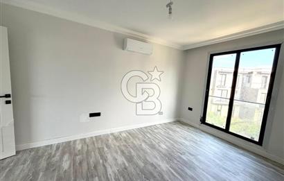 Kıbrıs Girne Kervansaray Projesi Havuz Manzaralı Satılık 4+1 Loft Daire