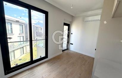 Kıbrıs Girne Kervansaray Projesi Havuz Manzaralı Satılık 3+1 Loft Daire